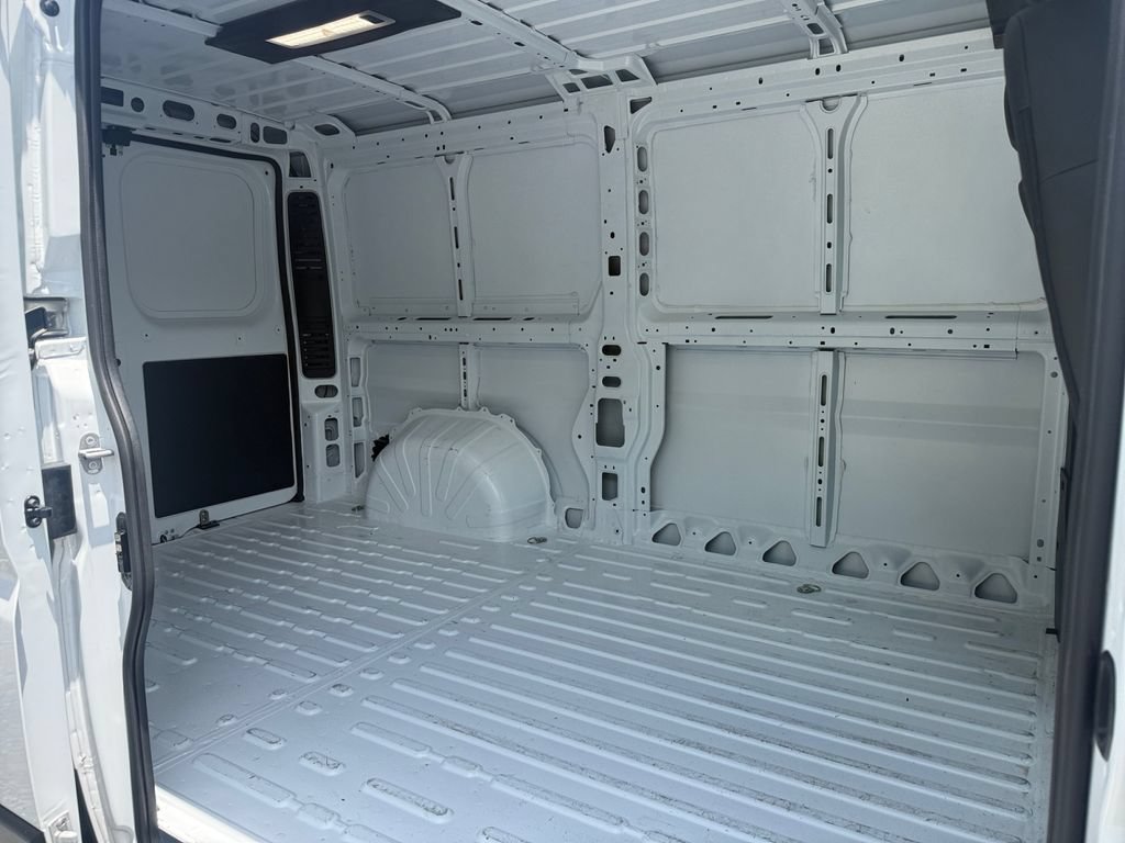 Used 2025 RAM ProMaster 2500 w/ Convenience Group FWD image 29