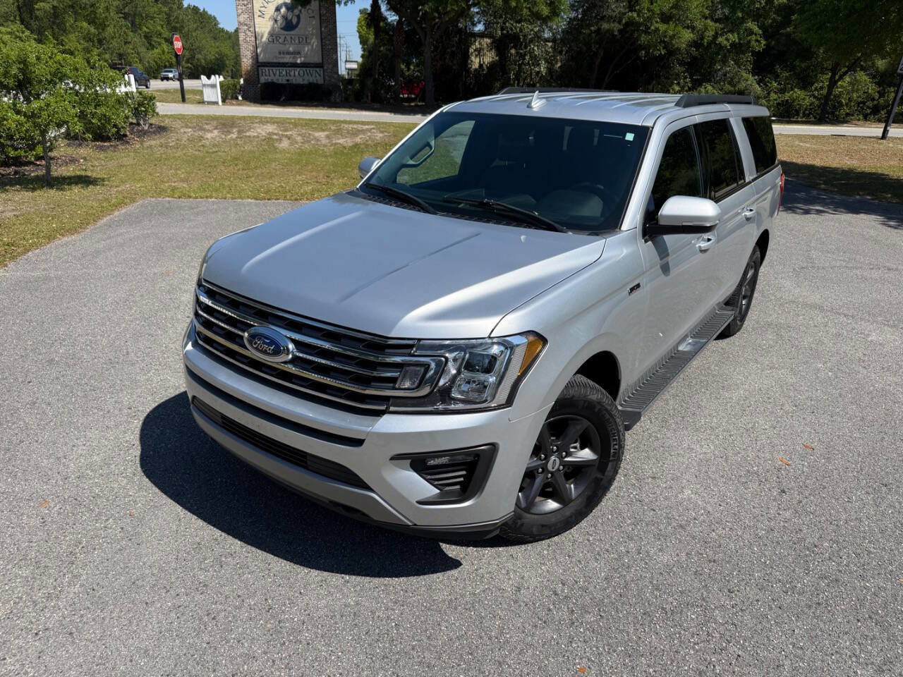 Used 2019 Ford Expedition Max XLT w/ Equipment Group 202A image 44