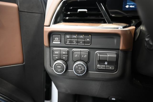 New 2026 Chevrolet Suburban High Country AWD/4WD image 29