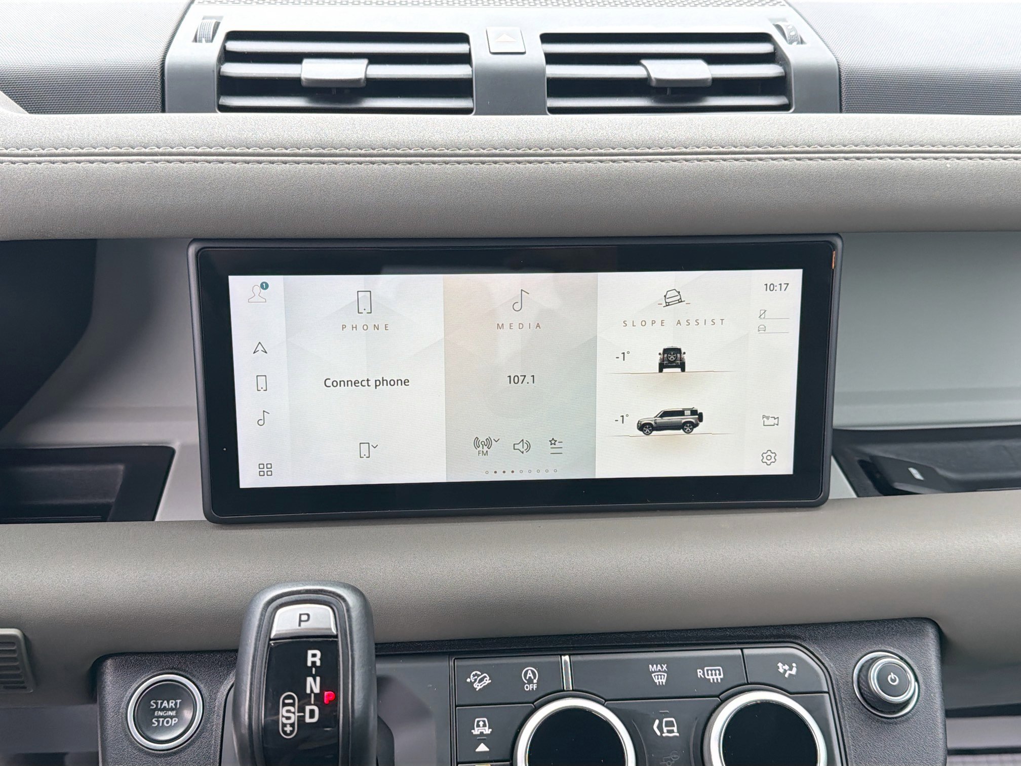 Used 2021 Land Rover Defender 110 S image 29