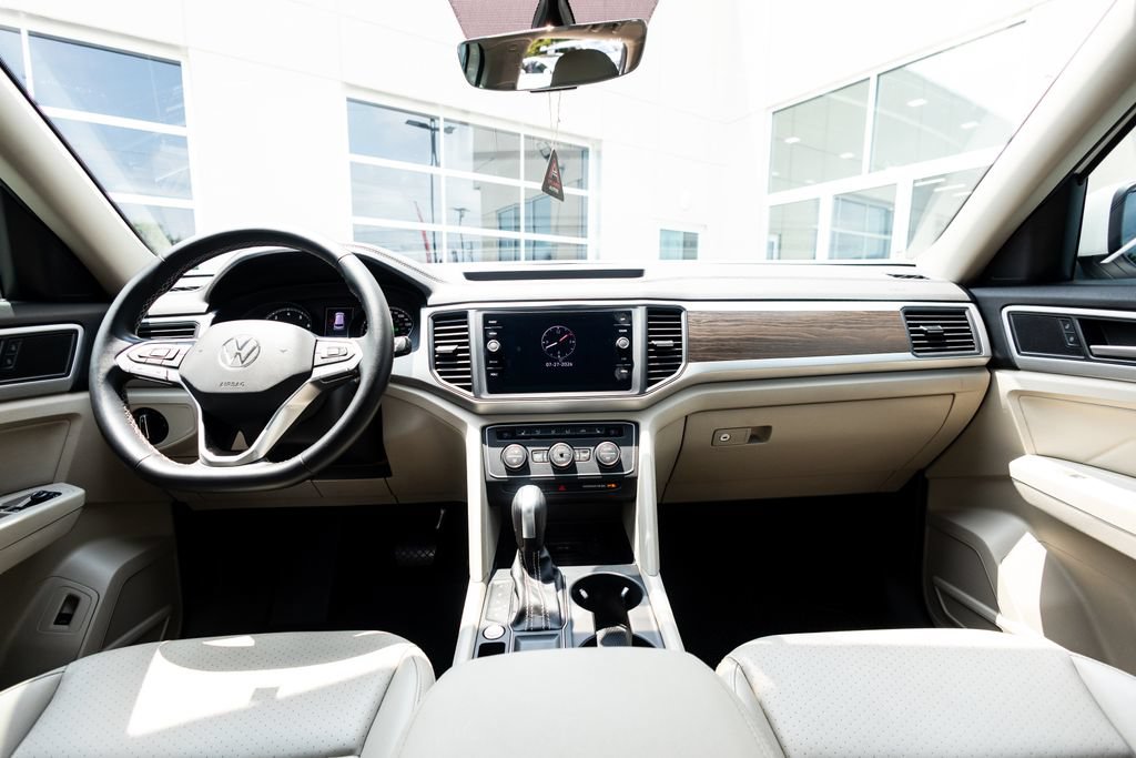 Used 2021 Volkswagen Atlas SE w/ Panoramic Sunroof Package FWD image 40