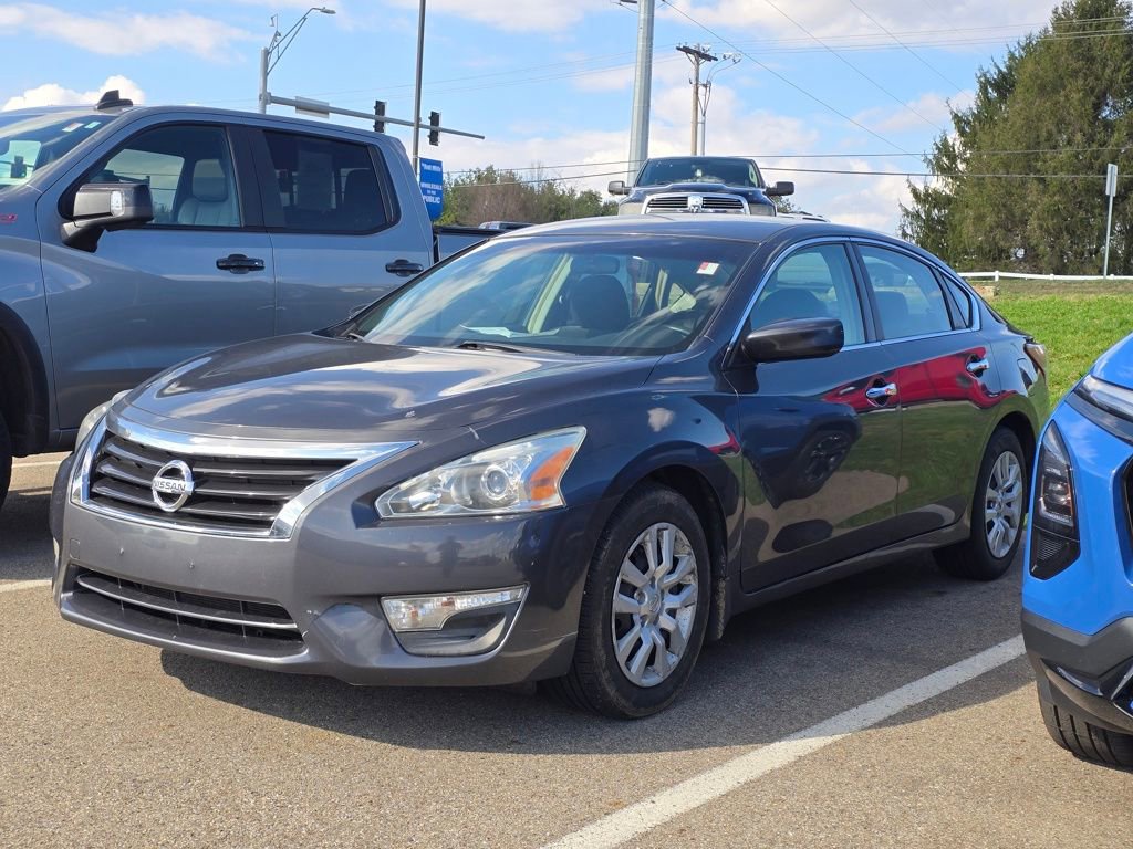 Used 2013 Nissan Altima 2.5 S image 1
