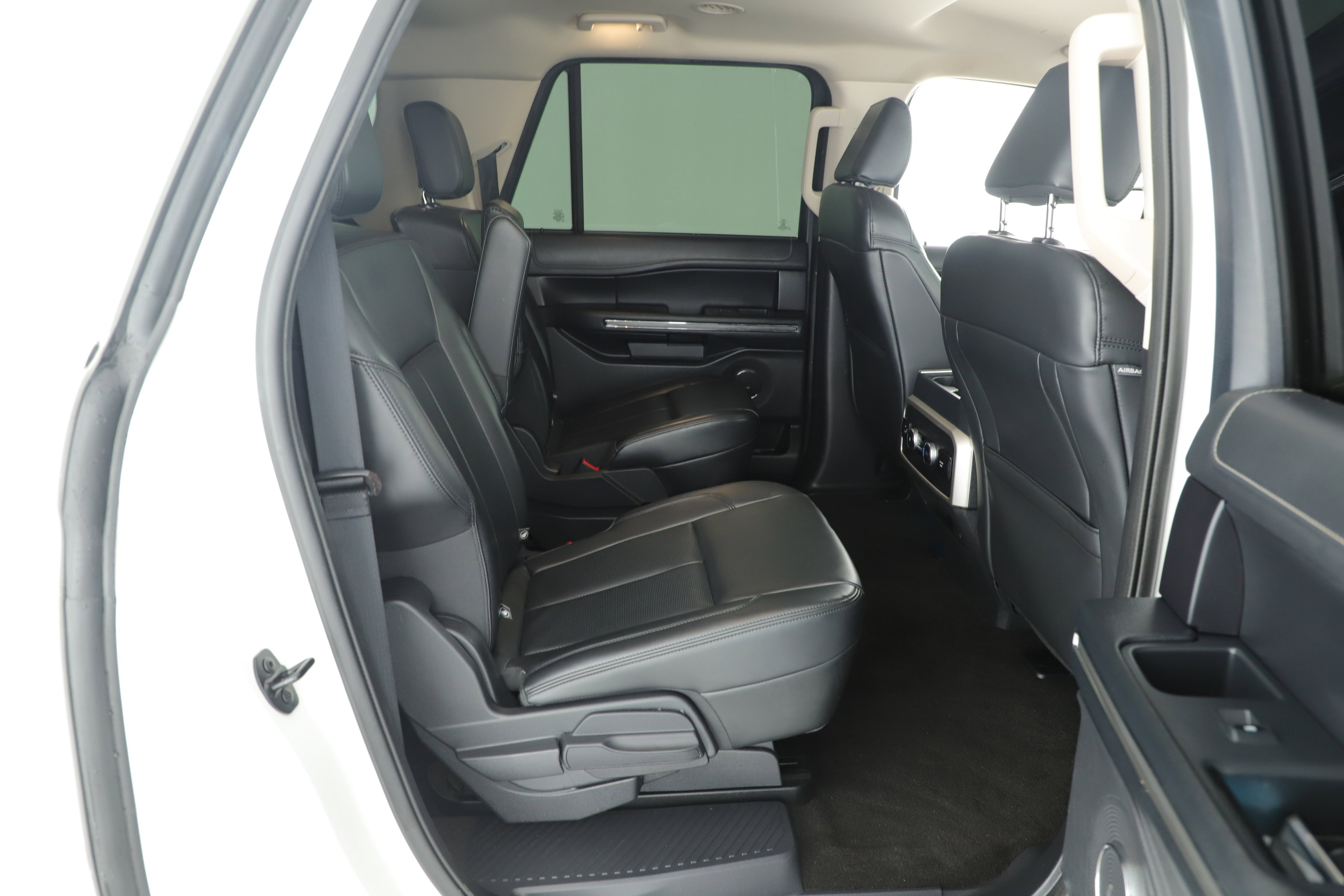 Used 2023 Ford Expedition Max XLT image 6