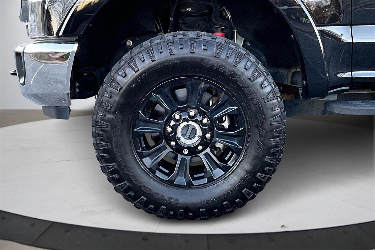 Used 2022 Ford F250 Lariat w/ Tremor Off-Road Package image 32