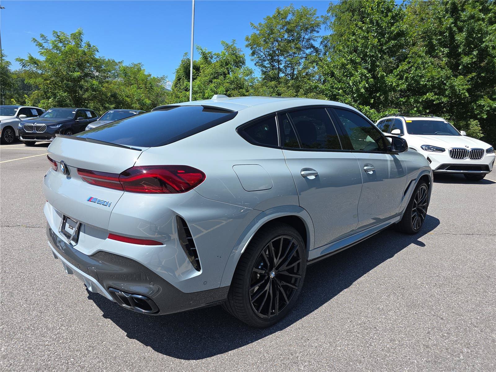 Used 2026 BMW X6 M60i AWD/4WD image 3