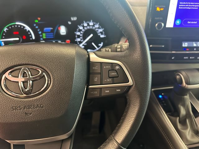 Certified 2025 Toyota Sienna XLE AWD/4WD image 20