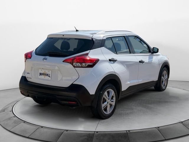 Used 2019 Nissan Kicks S FWD image 3