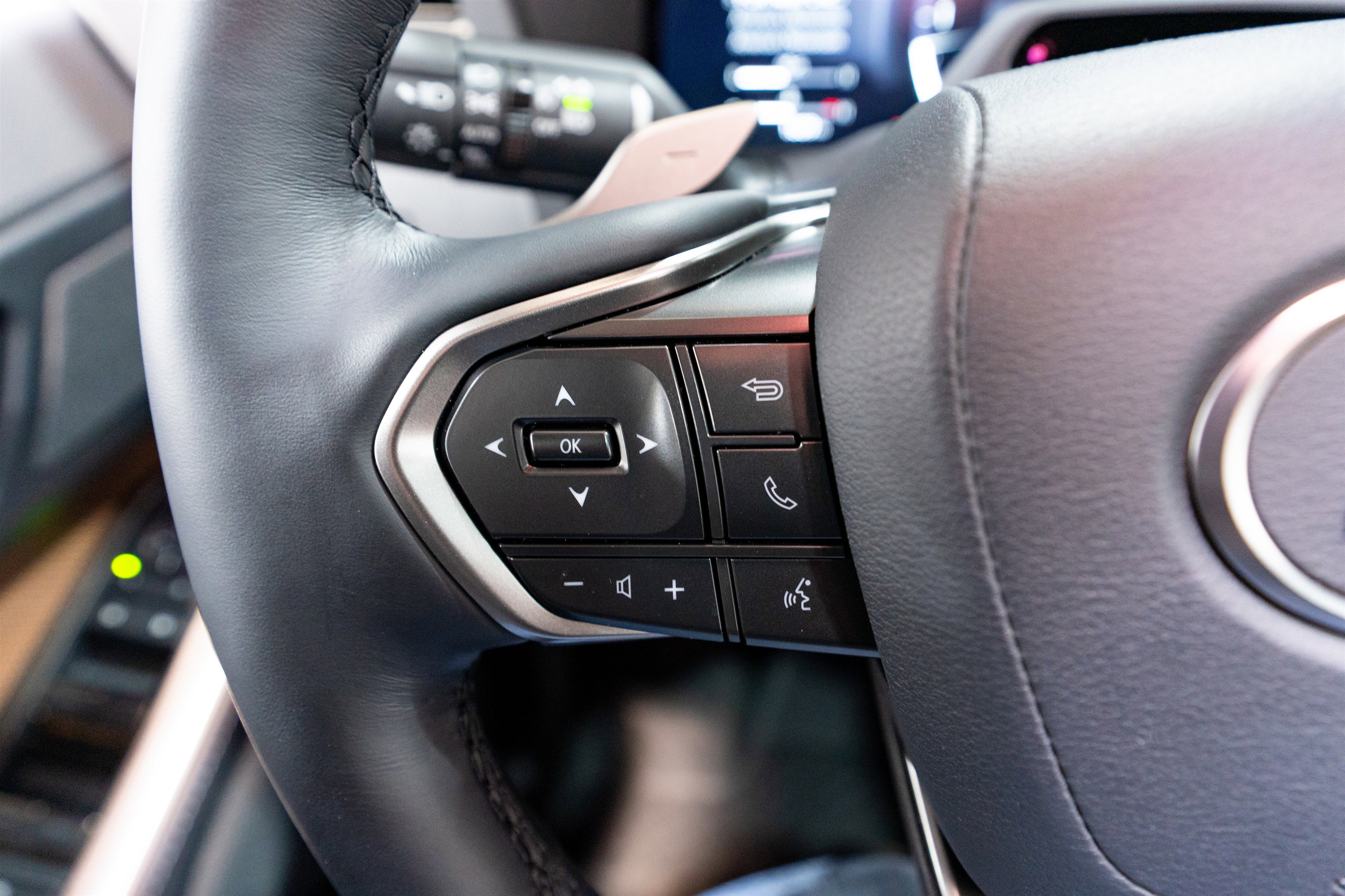 Used 2025 Lexus GX 550 image 32