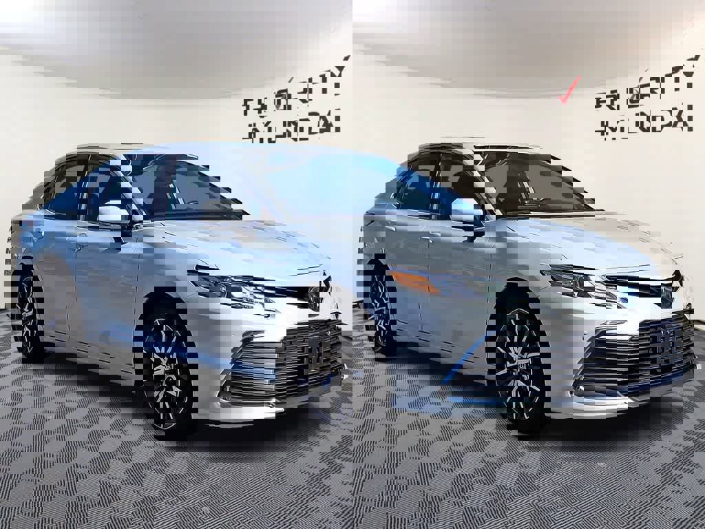 Used 2023 Toyota Camry XLE w/ Navigation Package image 3