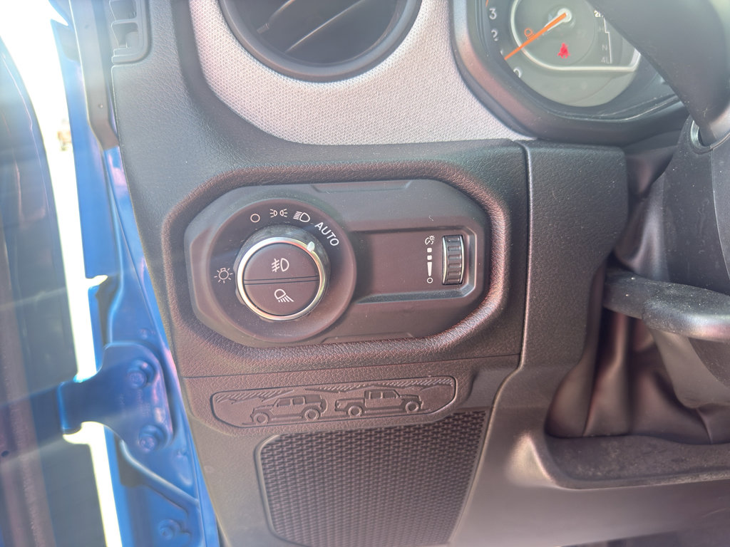 Certified 2024 Jeep Gladiator Sport AWD/4WD image 10