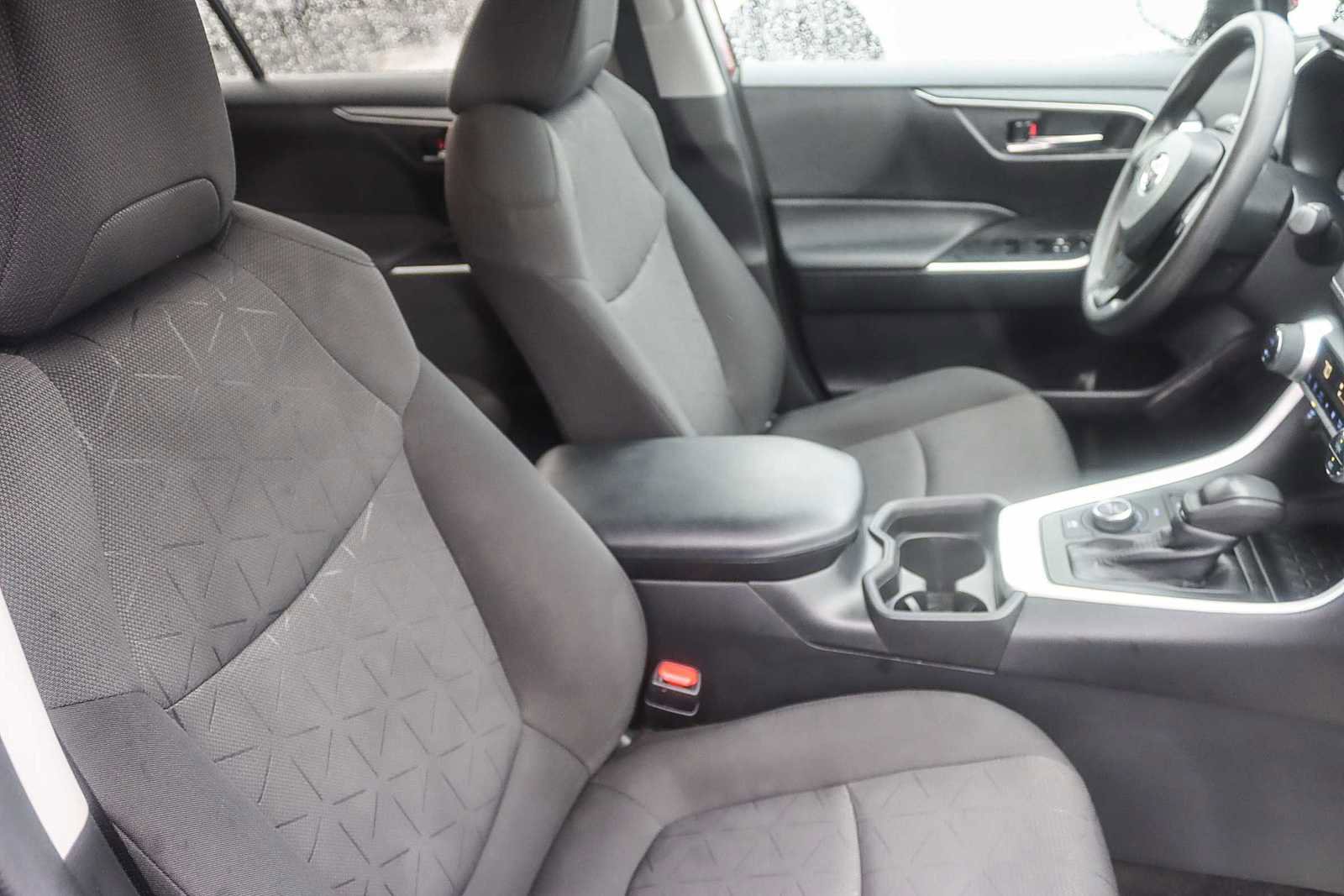 Used 2021 Toyota RAV4 XLE image 13