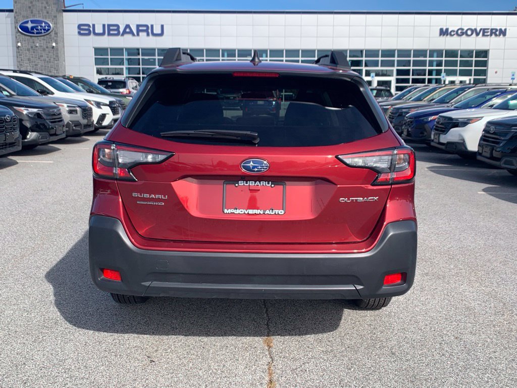 Used 2025 Subaru Outback Premium AWD/4WD image 4