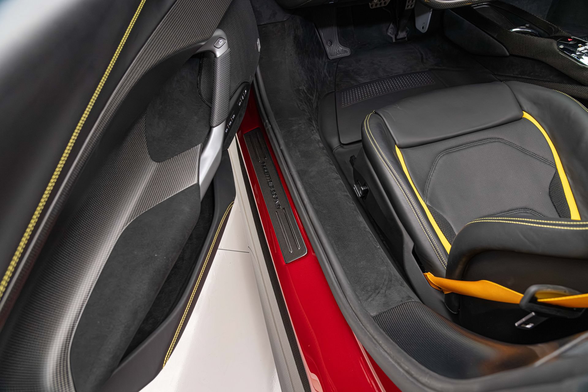 Certified 2025 Ferrari 296 GTS RWD image 38