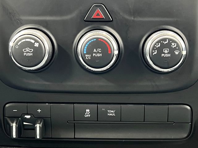 Used 2018 RAM 2500 Tradesman w/ Chrome Appearance Group image 21