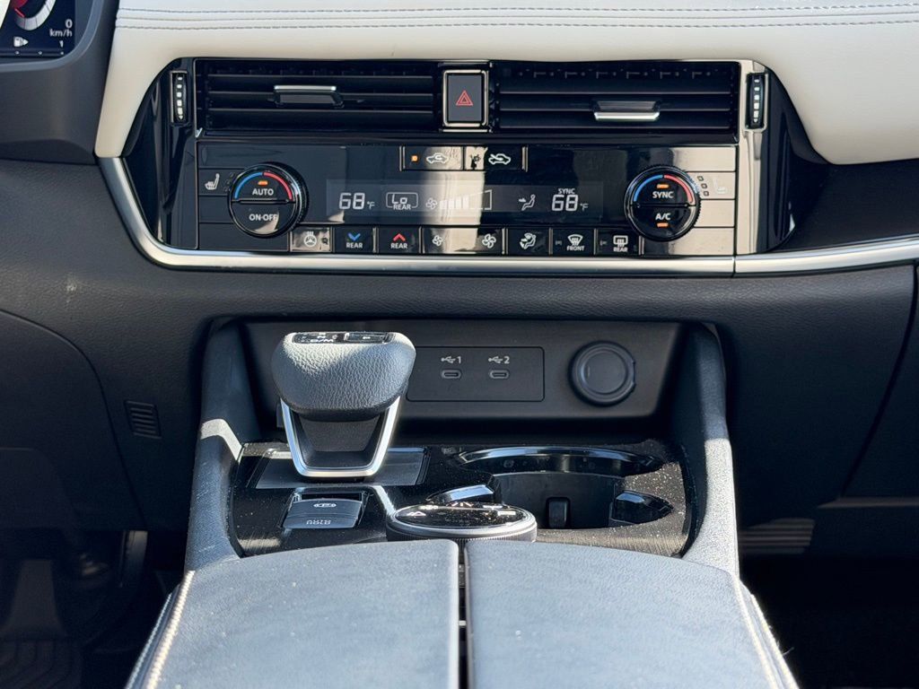 Used 2025 Nissan Rogue SL w/ Tech Package image 36