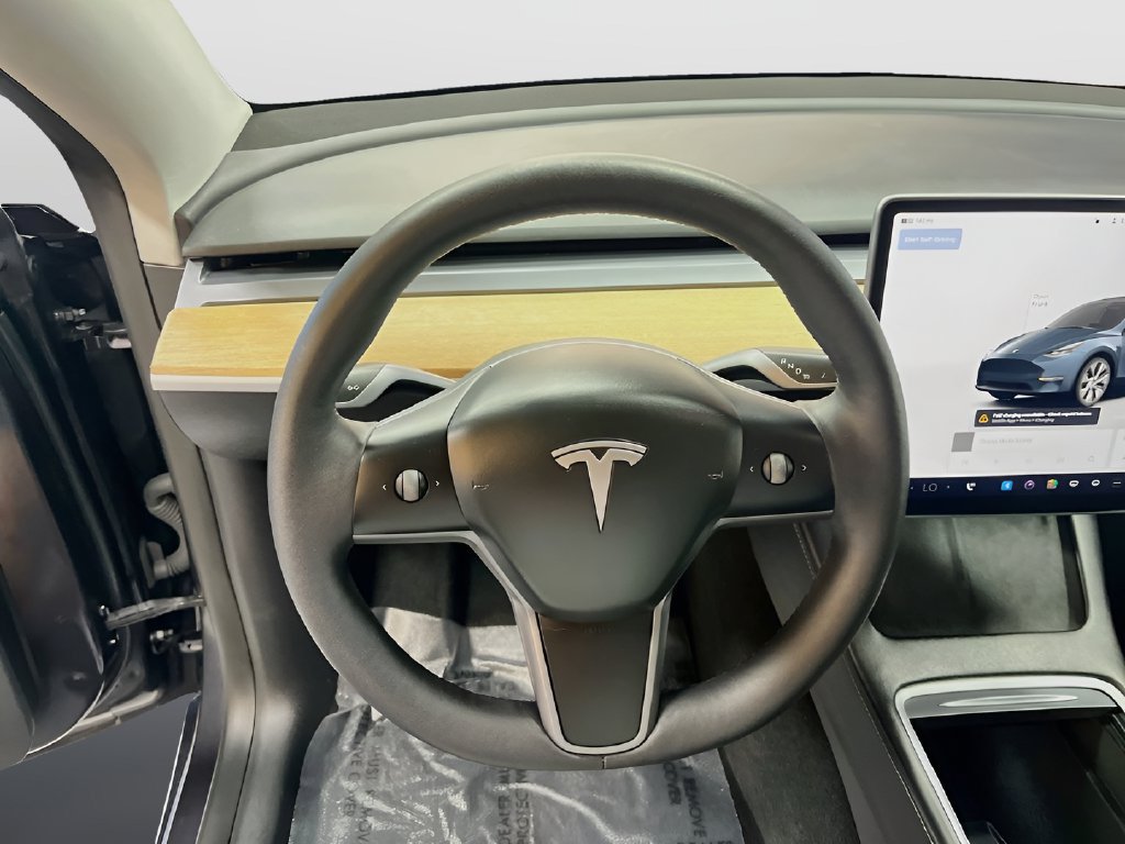 Used 2024 Tesla Model Y Long Range AWD/4WD image 10