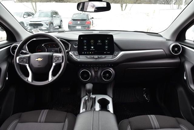 Used 2025 Chevrolet Blazer LT image 7