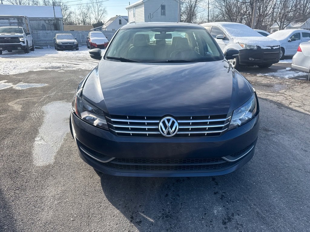 Used 2015 Volkswagen Passat TDI SE image 2