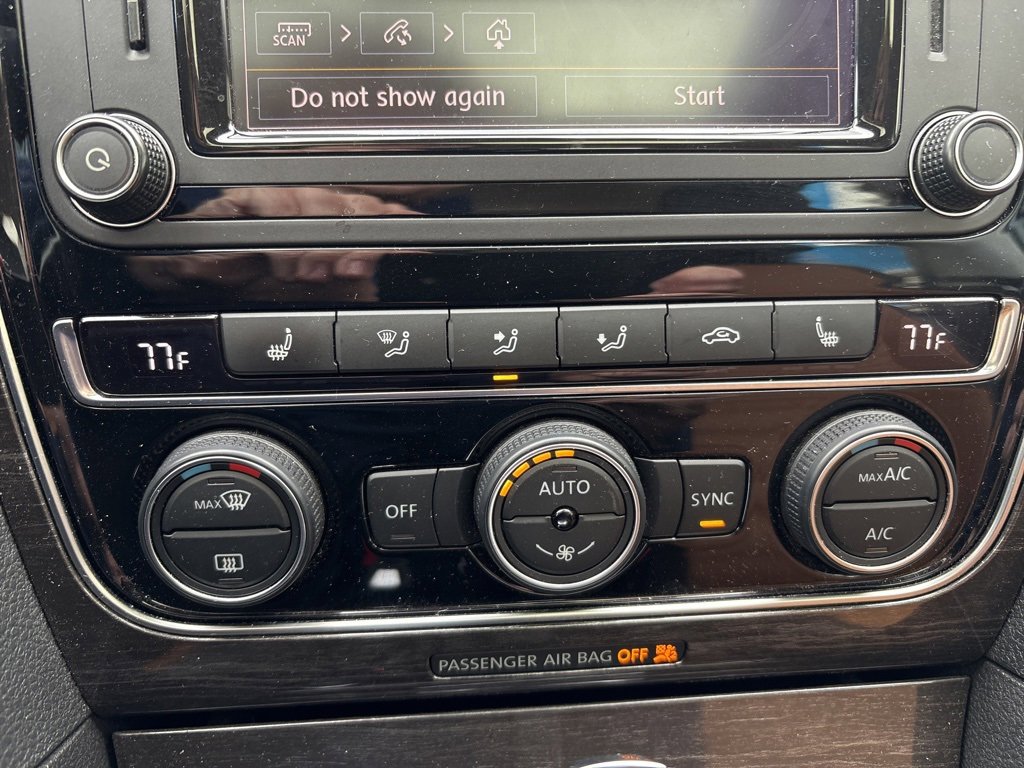 Used 2018 Volkswagen Passat 2.0T SEL Premium image 20