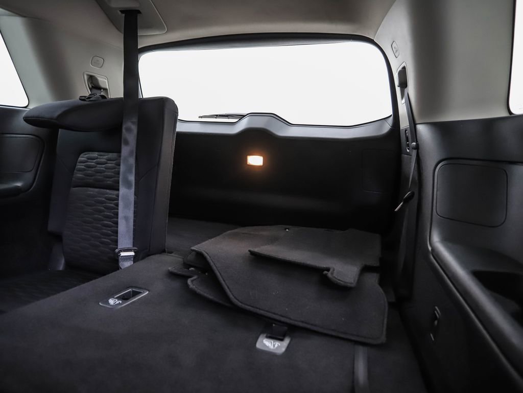 Used 2023 Nissan Pathfinder S image 22