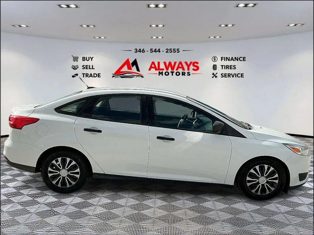 Used 2016 Ford Focus S FWD image 4