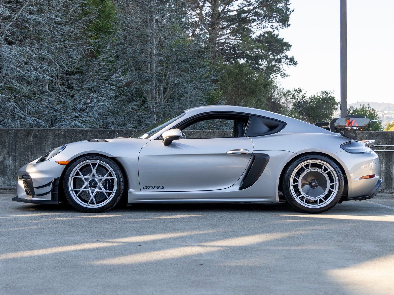 Certified 2025 Porsche 718 Cayman GT4 RS RWD image 2