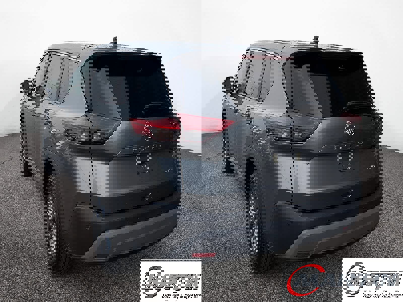 Used 2023 Nissan Rogue S image 3