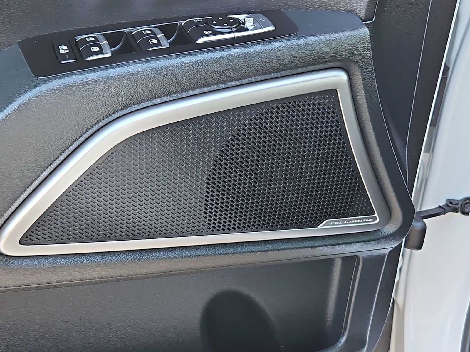 Certified 2025 Kia Telluride EX FWD image 24
