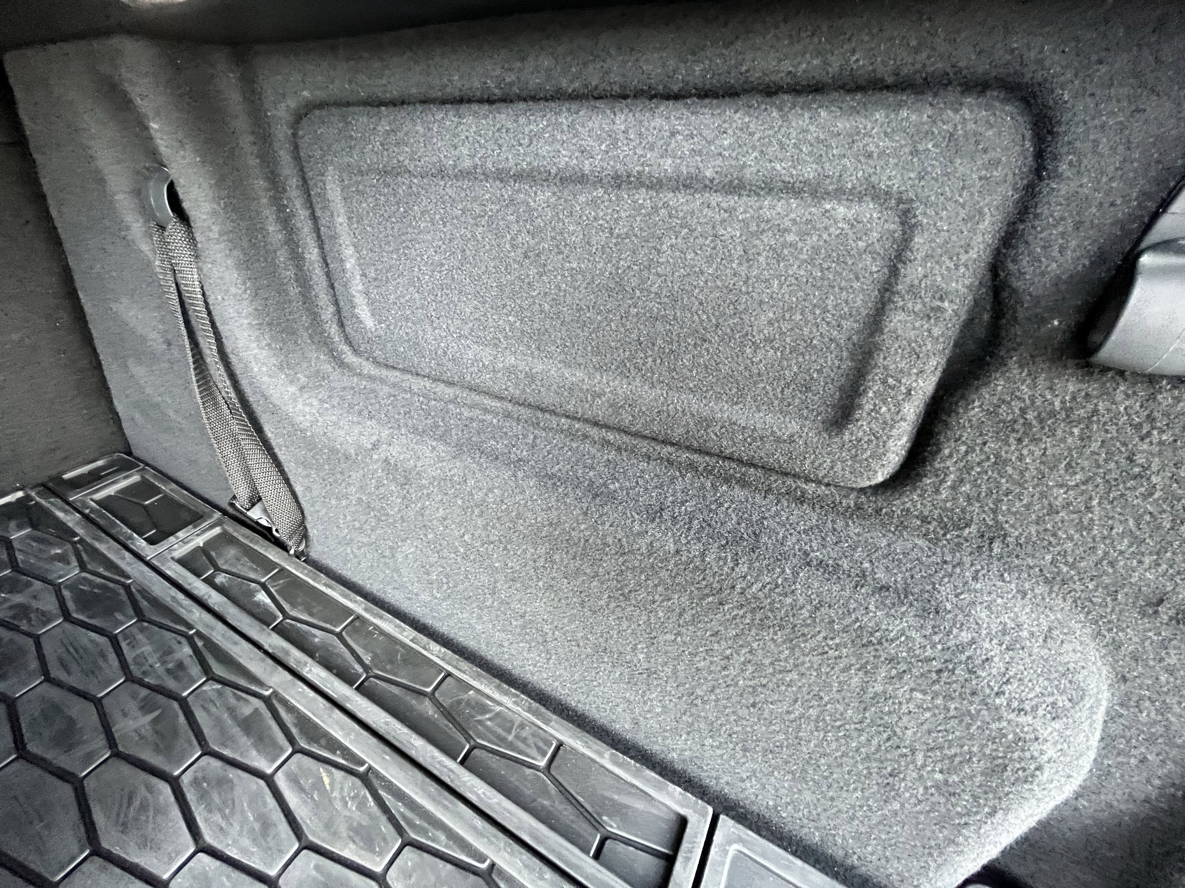 Used 2025 Jaguar F-PACE R-Dynamic S image 35