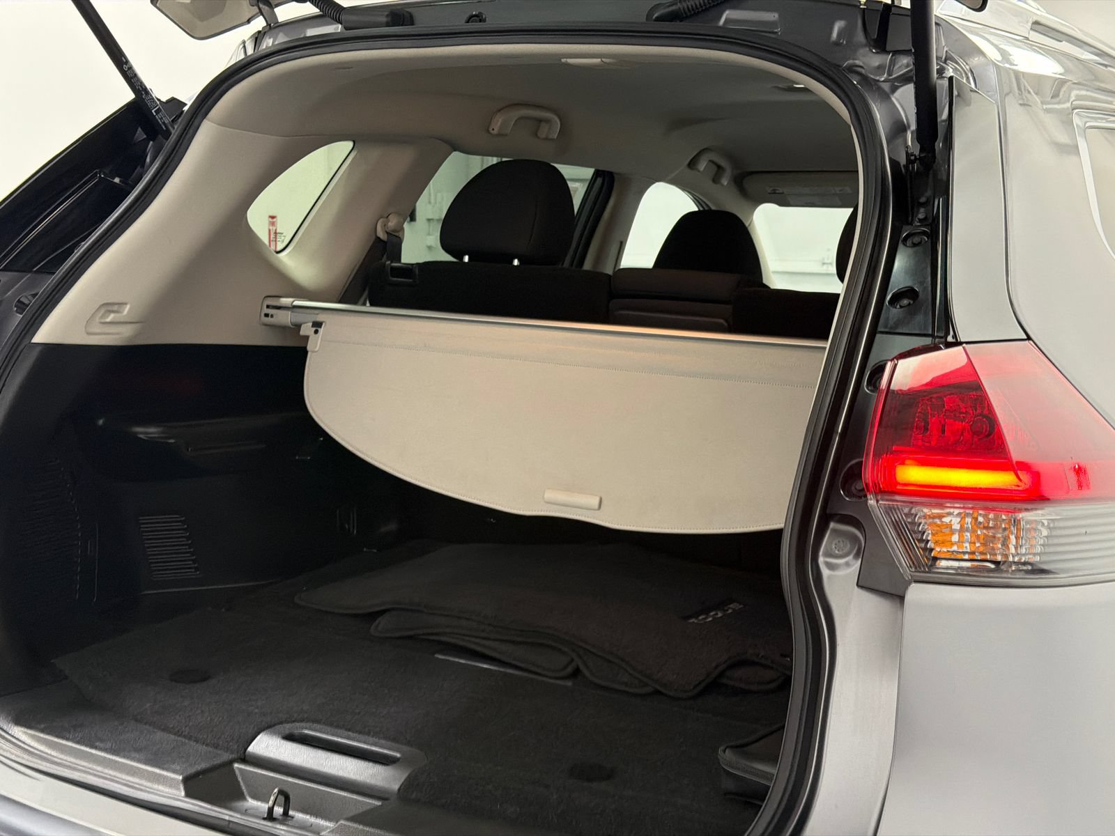Used 2020 Nissan Rogue S w/ Special Edition Package AWD/4WD image 8