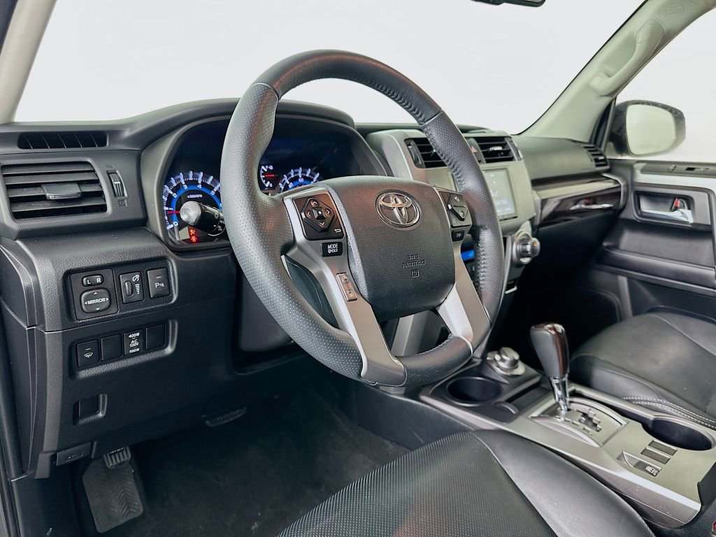Used 2018 Toyota 4Runner Limited AWD/4WD image 9