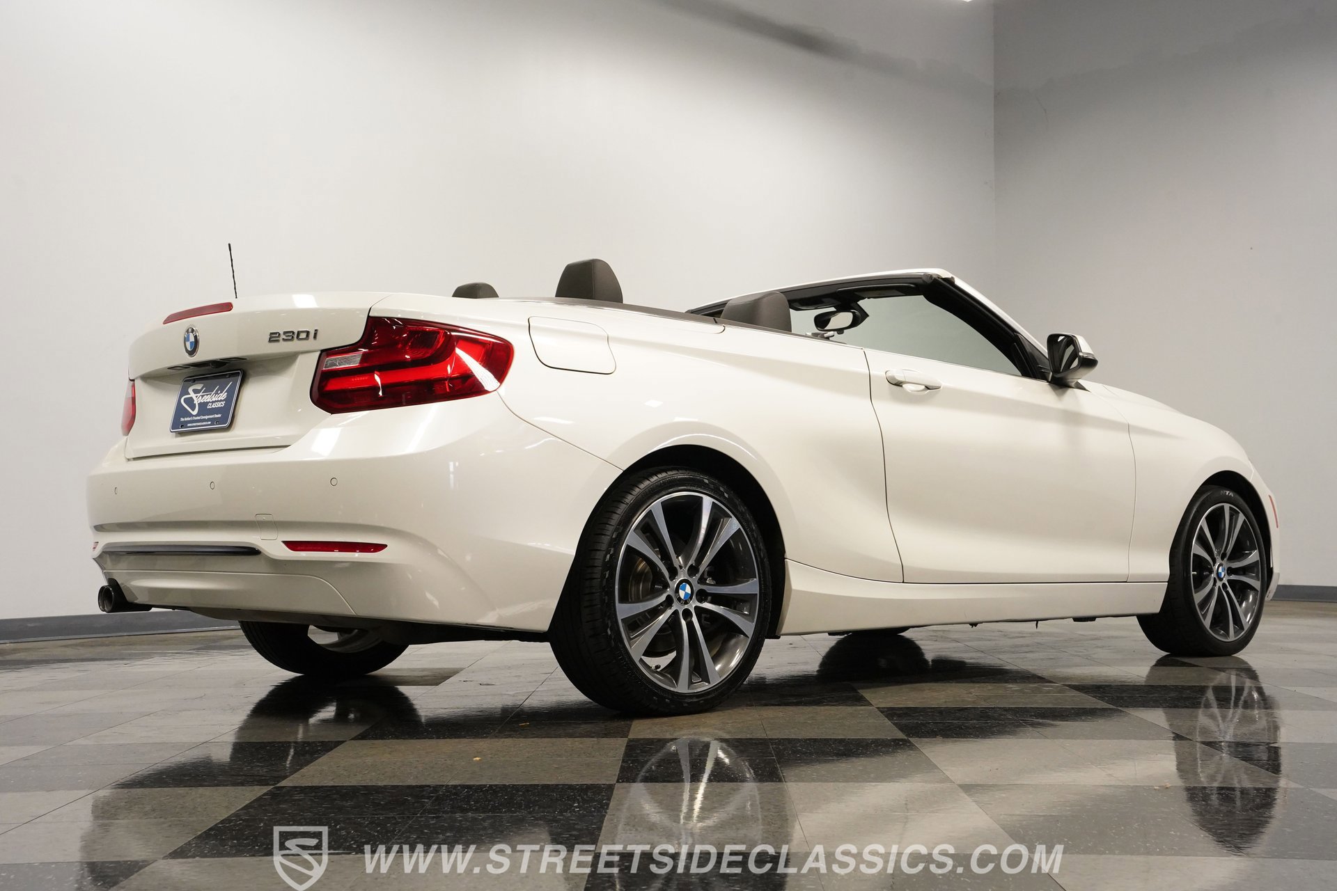 Used 2017 BMW 230i Convertible RWD image 27