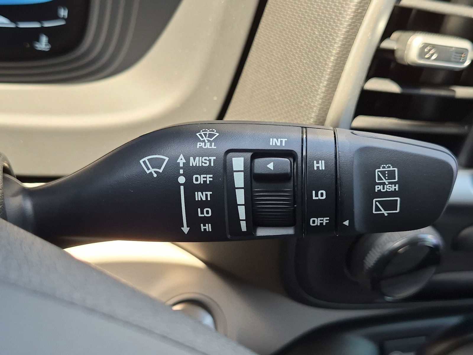 New 2026 Hyundai Venue SEL FWD image 24