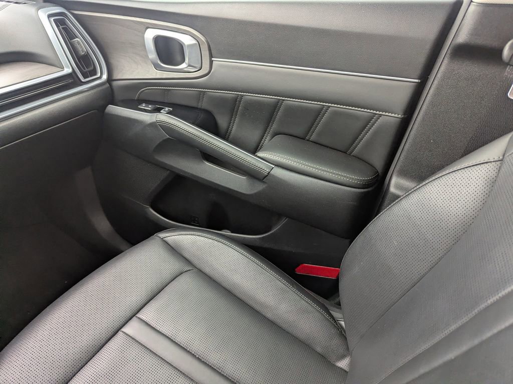 Used 2024 Kia Sorento SX image 14