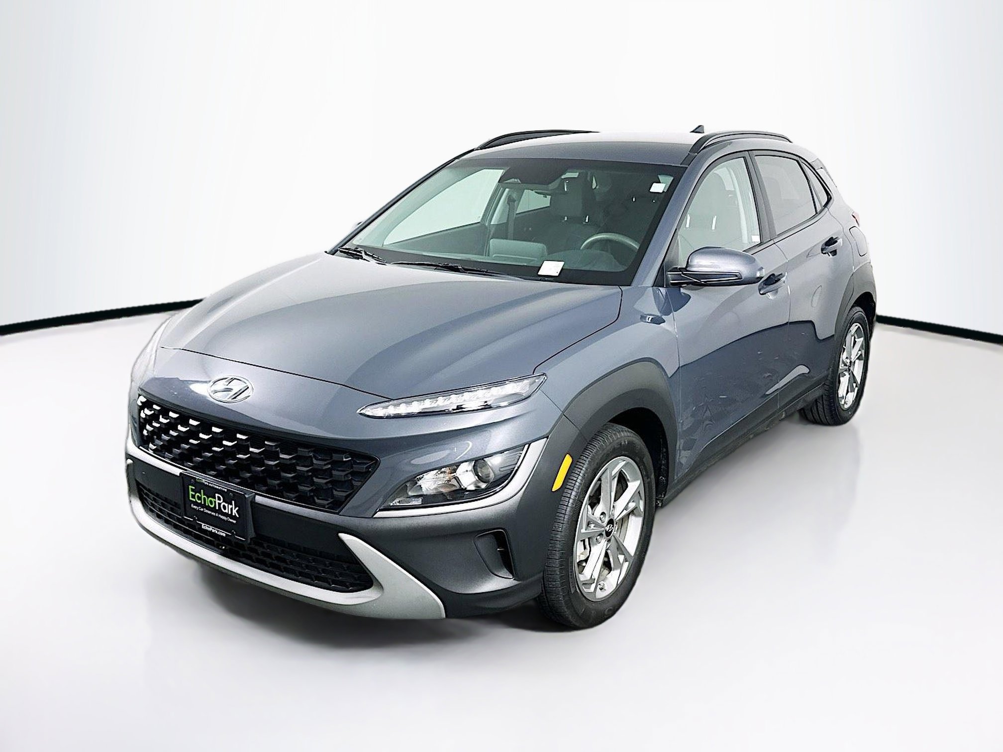 Used 2023 Hyundai Kona SEL w/ Cargo Package FWD image 3