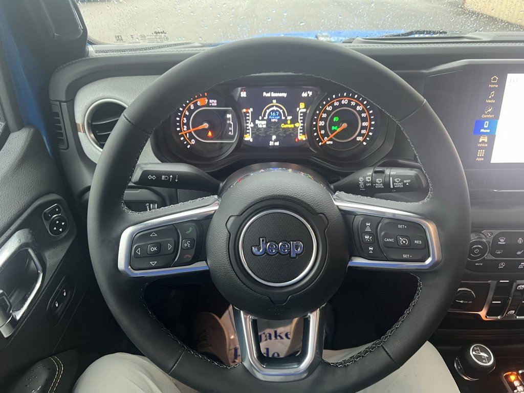 New 2025 Jeep Wrangler Sahara image 15