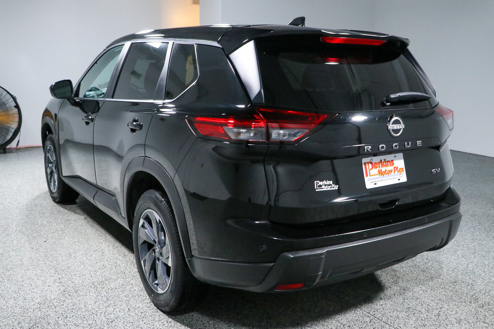 Used 2024 Nissan Rogue SV FWD image 9