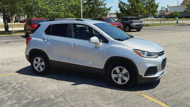 Used 2019 Chevrolet Trax LT w/ LT Convenience Package FWD image 2