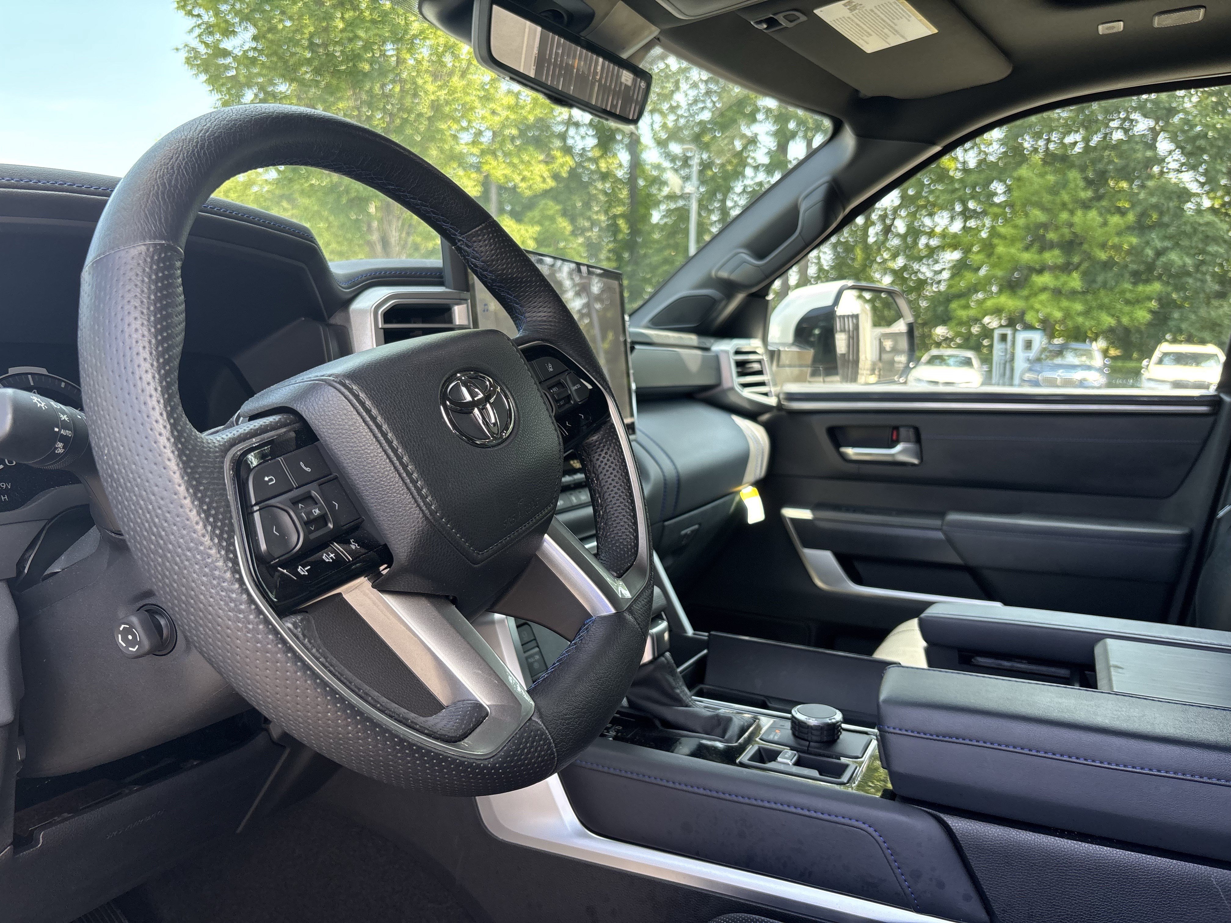 Used 2022 Toyota Tundra Platinum w/ Advanced Package AWD/4WD image 37