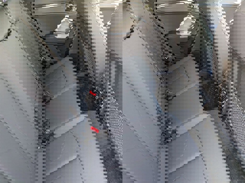 New 2025 Audi Q3 2.0T Premium image 35