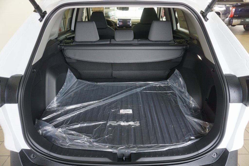 New 2025 Toyota RAV4 XLE image 33
