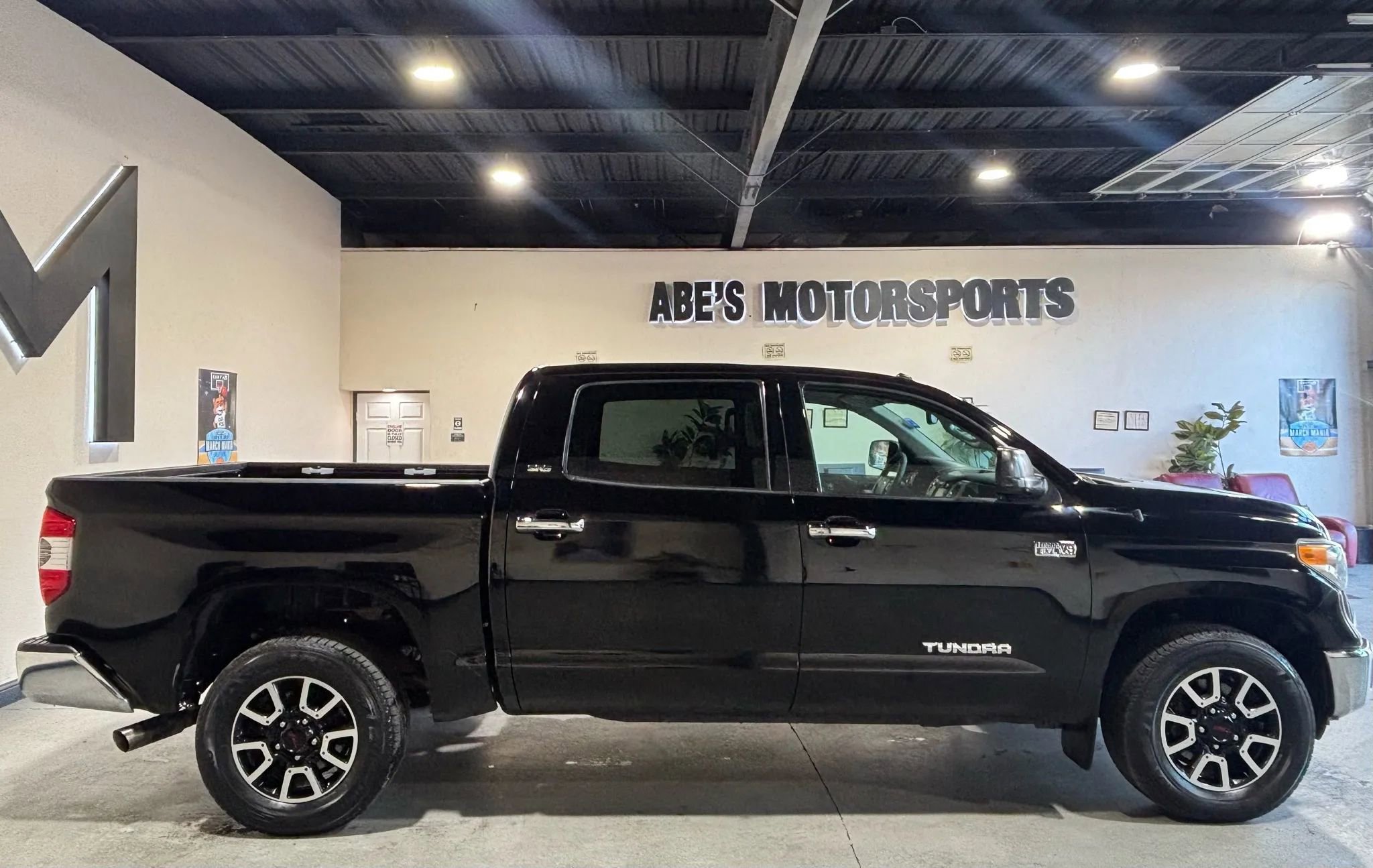 Used 2014 Toyota Tundra SR5 image 4