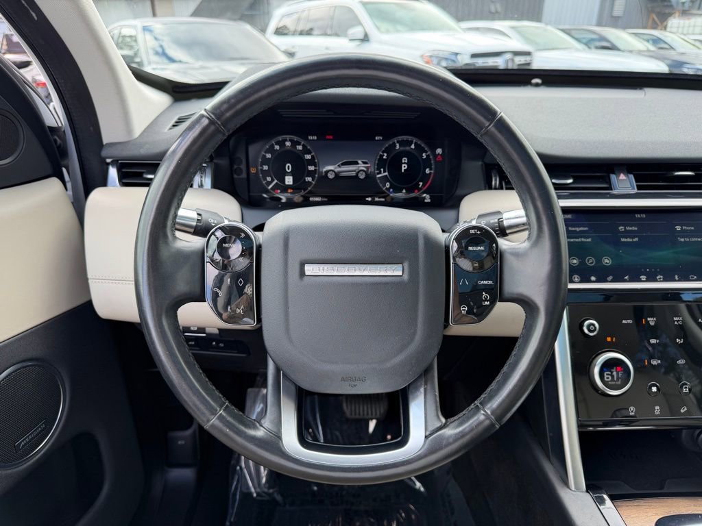 Used 2020 Land Rover Discovery Sport SE image 16