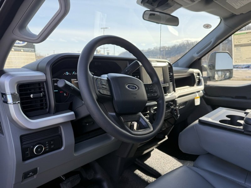 New 2025 Ford F250 XL w/ XL Off-Road Package image 23