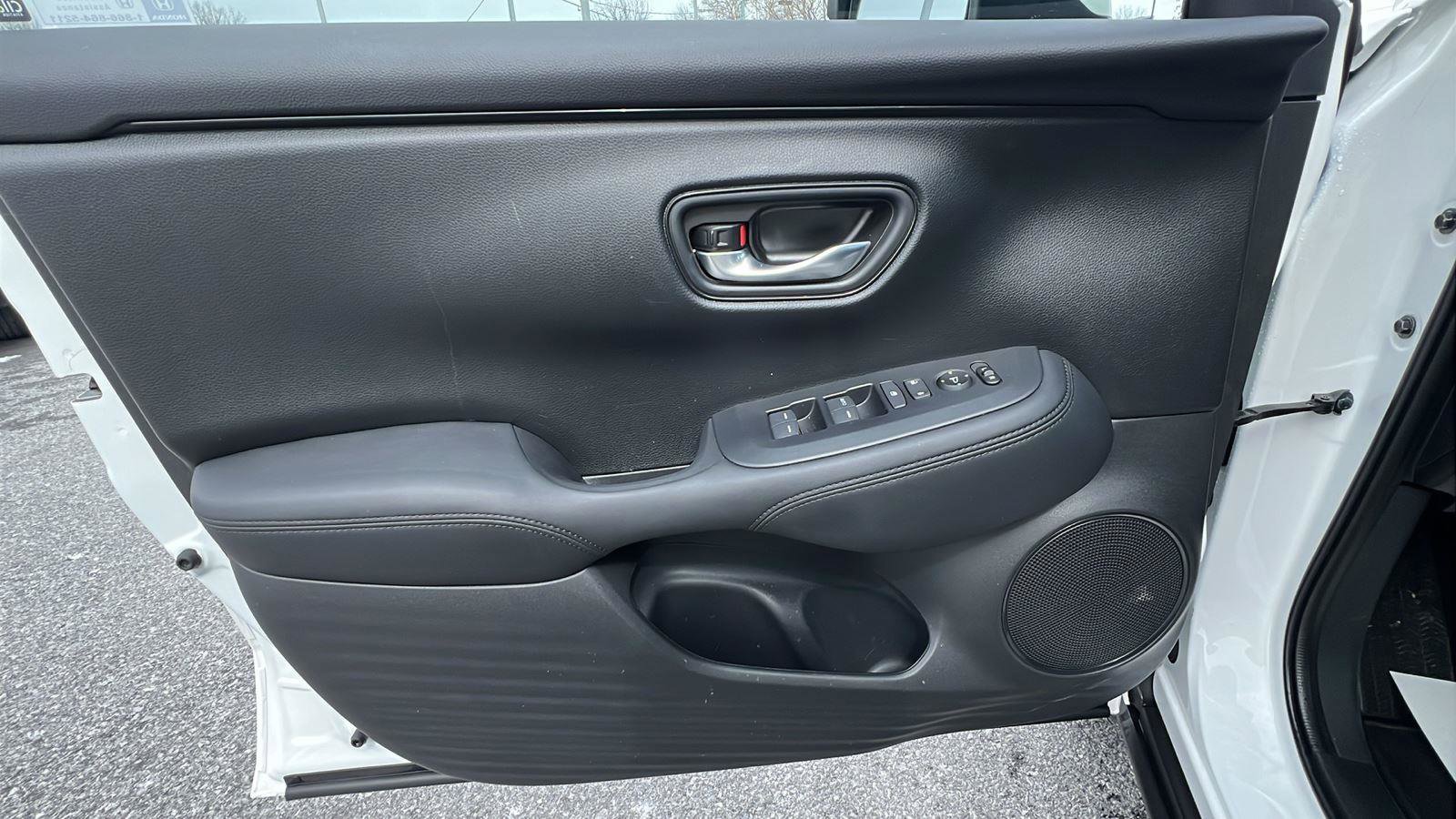 Certified 2025 Honda HR-V LX image 20