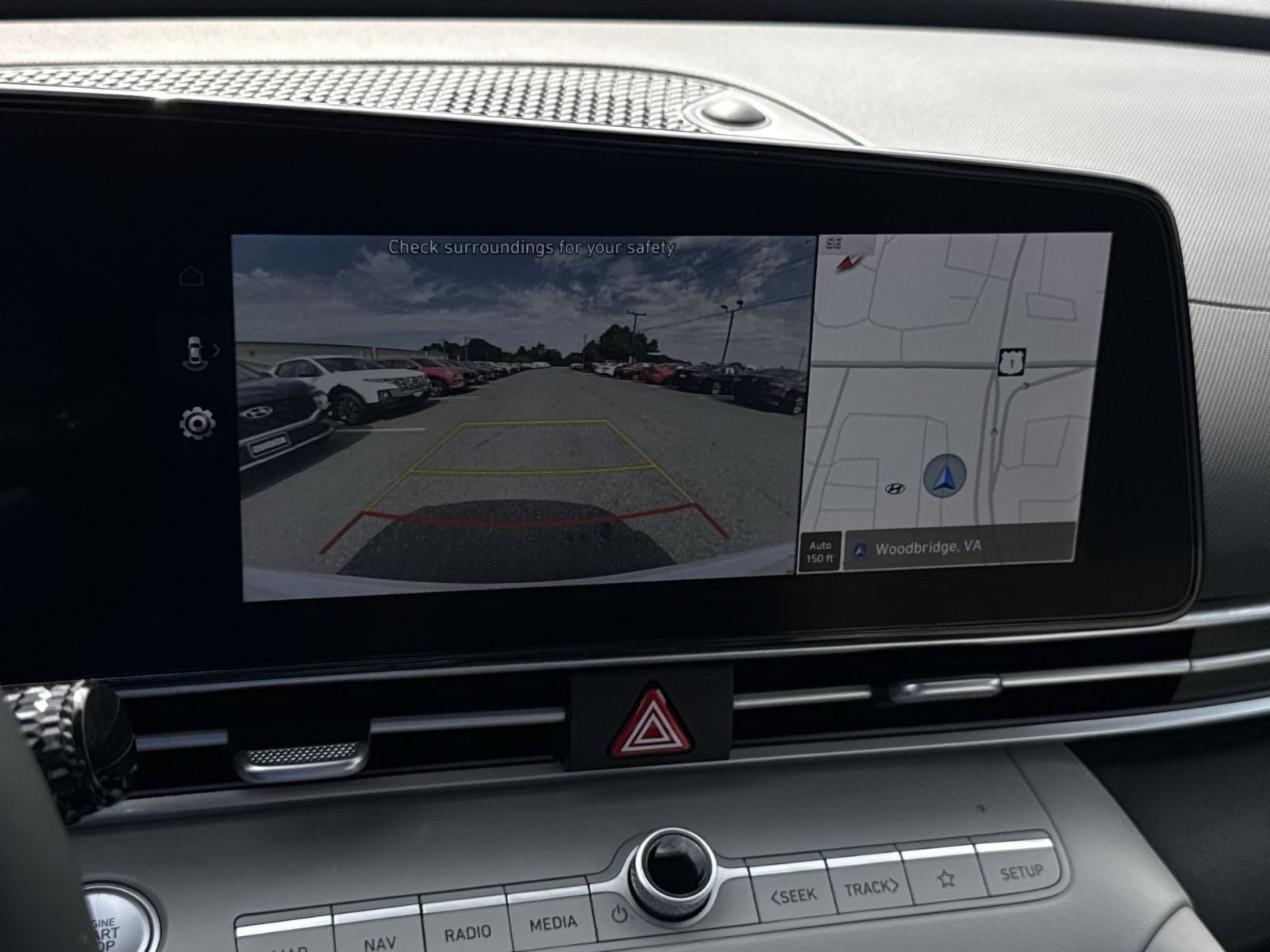 Certified 2025 Hyundai Elantra Limited FWD image 19