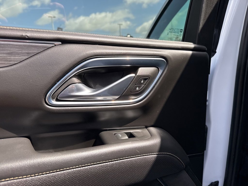 Used 2023 GMC Yukon SLT image 34