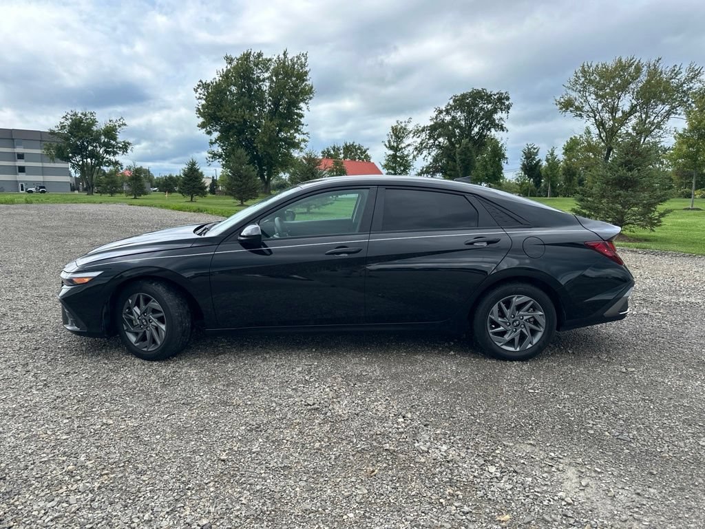 Used 2024 Hyundai Elantra SEL FWD image 5