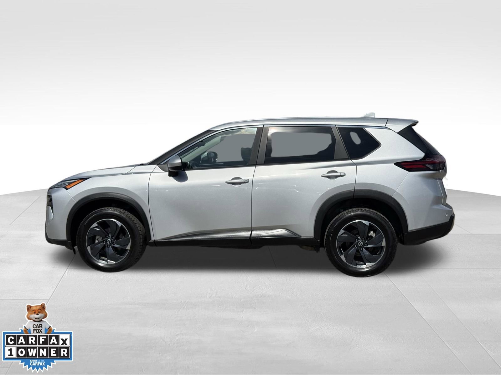 Used 2024 Nissan Rogue SV image 5