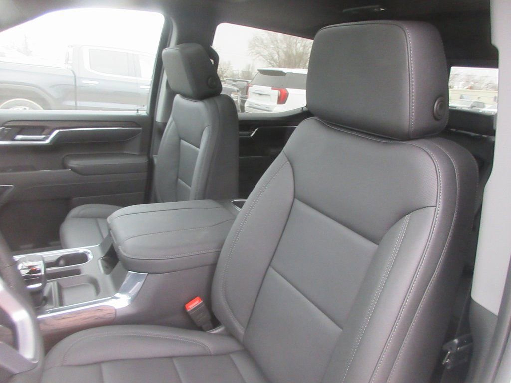 New 2026 GMC Sierra 1500 SLT w/ SLT Premium Plus Package image 14